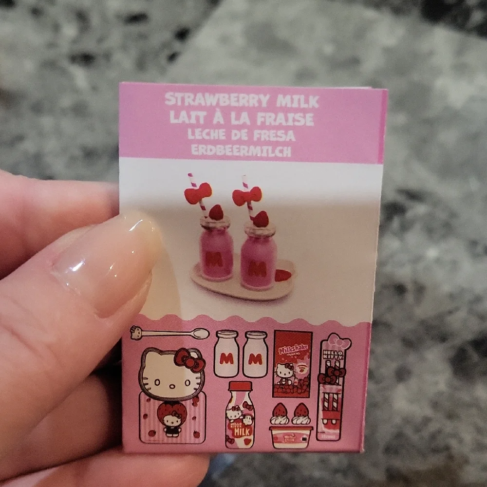Miniverse Make It Mini Hello Kitty Strawberry Milk